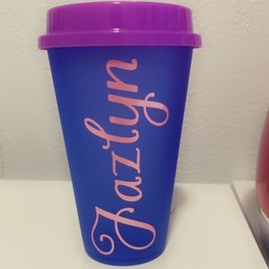 Customized coffee cups, you can add a name to it